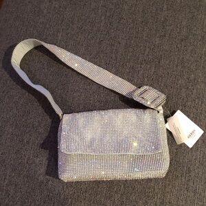 Elegant Silver Women's Shoulder Bag